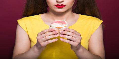 8 Ways to Tell You’re Emotionally Eating and How to Stop